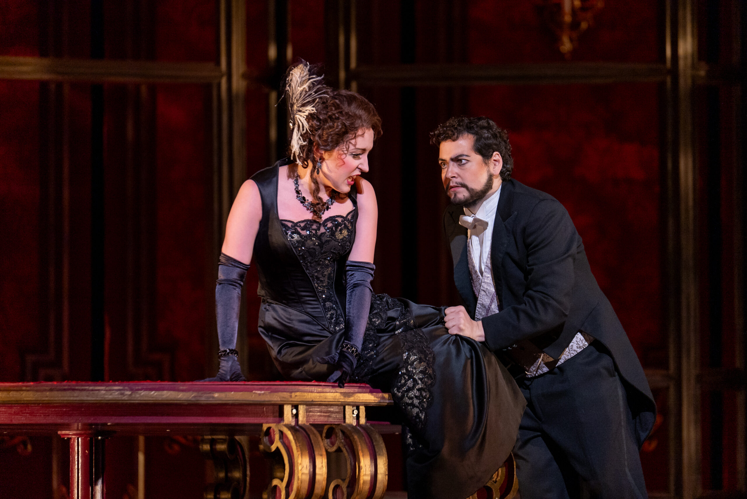 Soprano Emily Pogorelc and tenor Galeano Salas sing the roles of Violetta and Alfredo in Detroit Opera’s La traviata, directed by Francesca Zambello and conducted by Roberto Kalb, October 19, 25, and 27 2024. Photo by Austin Richey / Detroit Opera