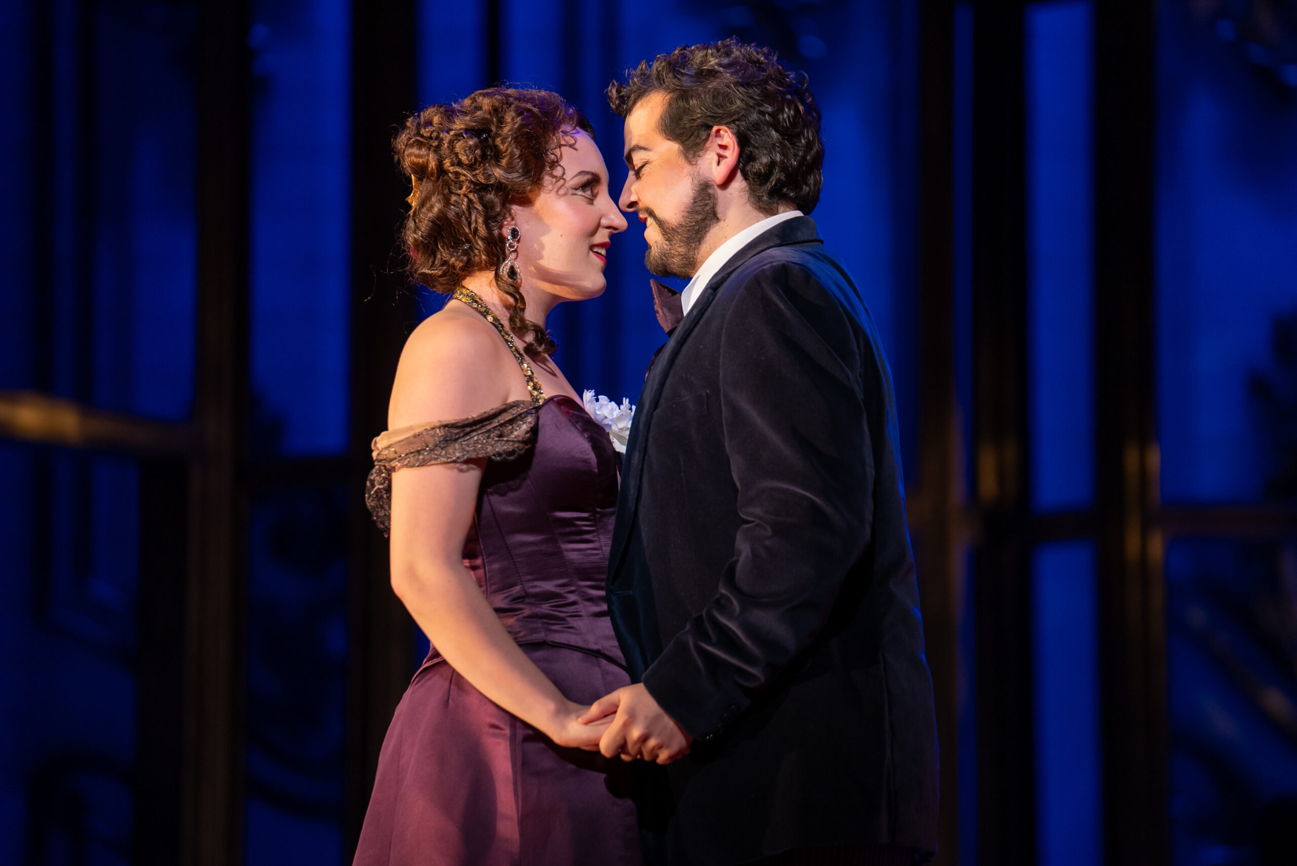 Soprano Emily Pogorelc and tenor Galeano Salas sing the roles of Violetta and Alfredo in Verdi’s La traviata at the Detroit Opera, directed by Francesca Zambello and conducted by Roberto Kalb, October 19, 25, and 27 2024. Photo by Austin Richey / Detroit Opera