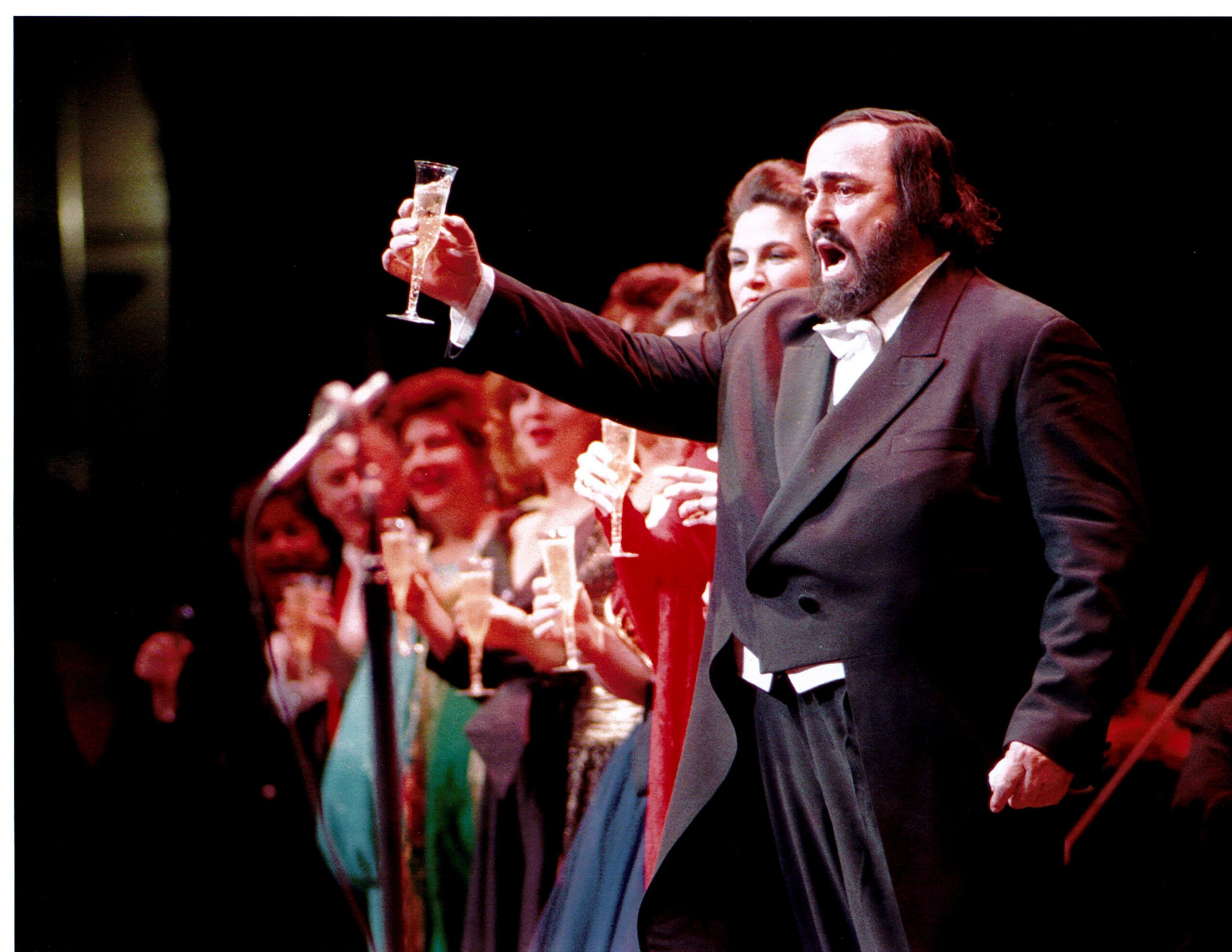Pavarotti at the opening gala concert at Detroit Opera House